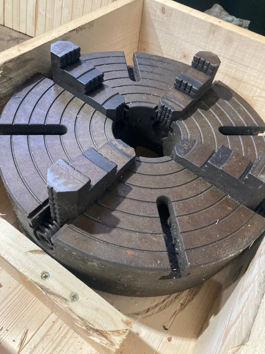 4 jaw d1-6 chuck - Image 1