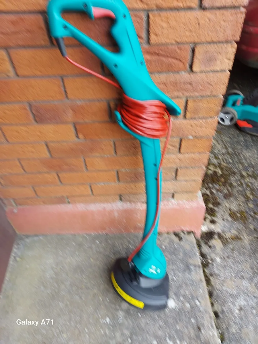 BOSCH ART 26 Easytrim Garden Strimmer - Image 1