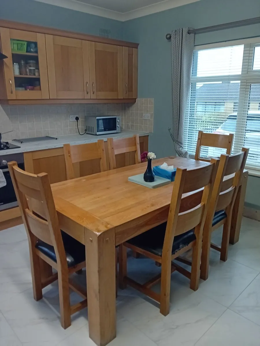 Solid Oak Dinining Table with six Chairs. - Image 2