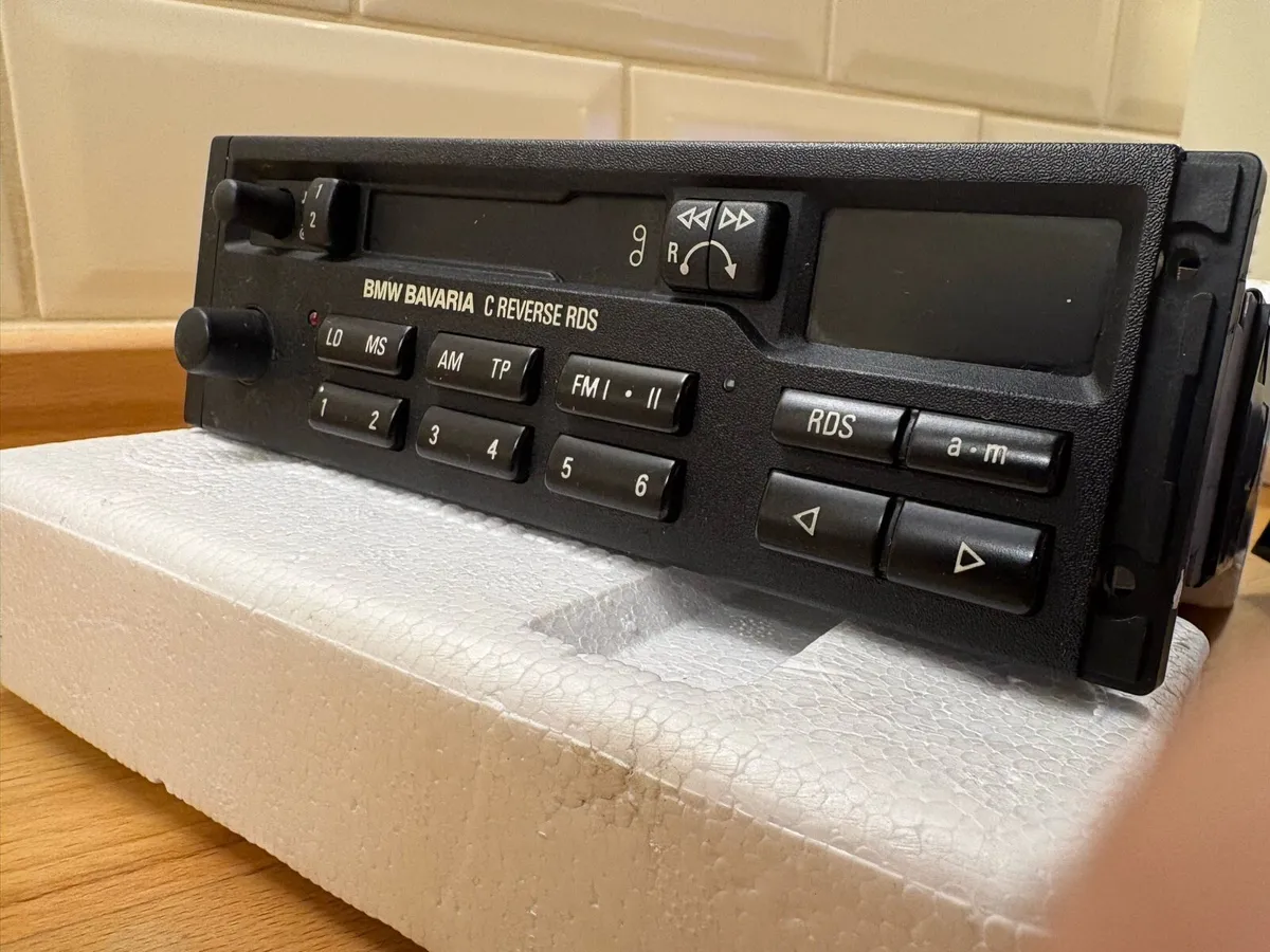 BMW Original E30 Car Stereo - Image 1