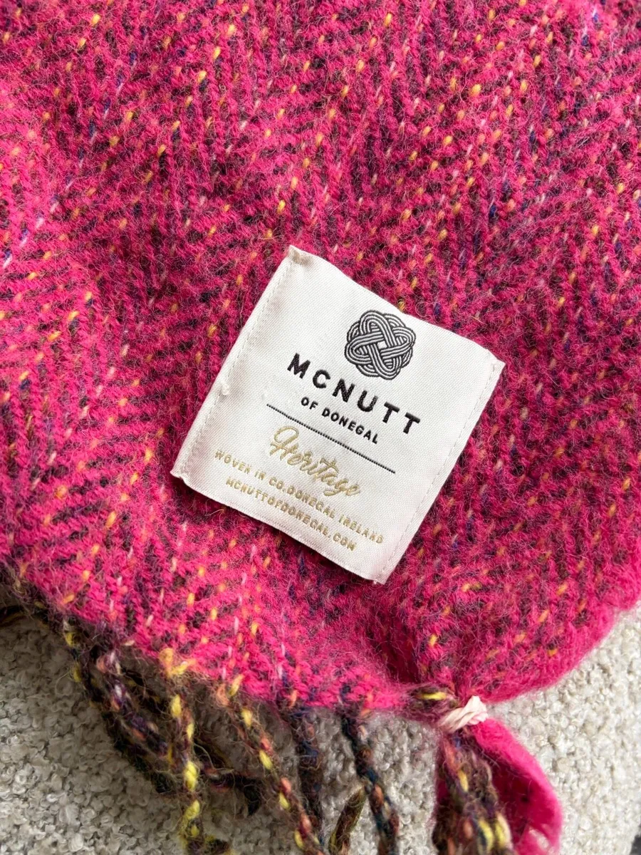 Pure wool throw 160x140cm - Image 1