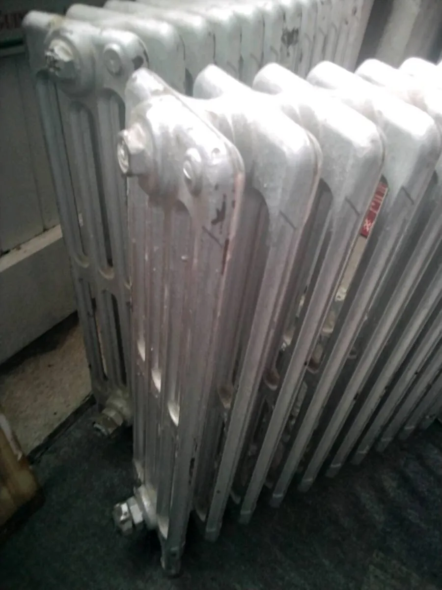 Cast iron radiators - Image 1