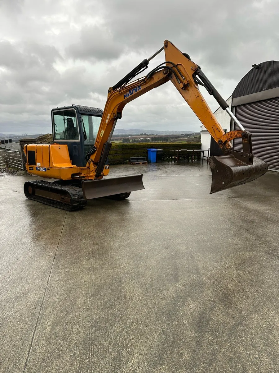 Hanix 5ton digger - Image 1