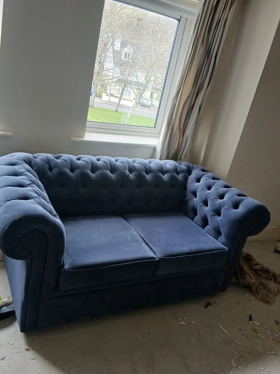 2 seater couch - Image 1