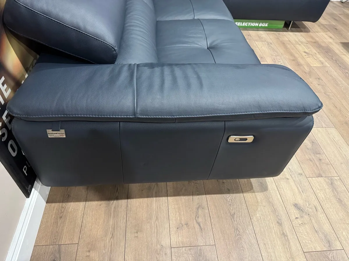 Corner Italian recliner leather couch - Image 2