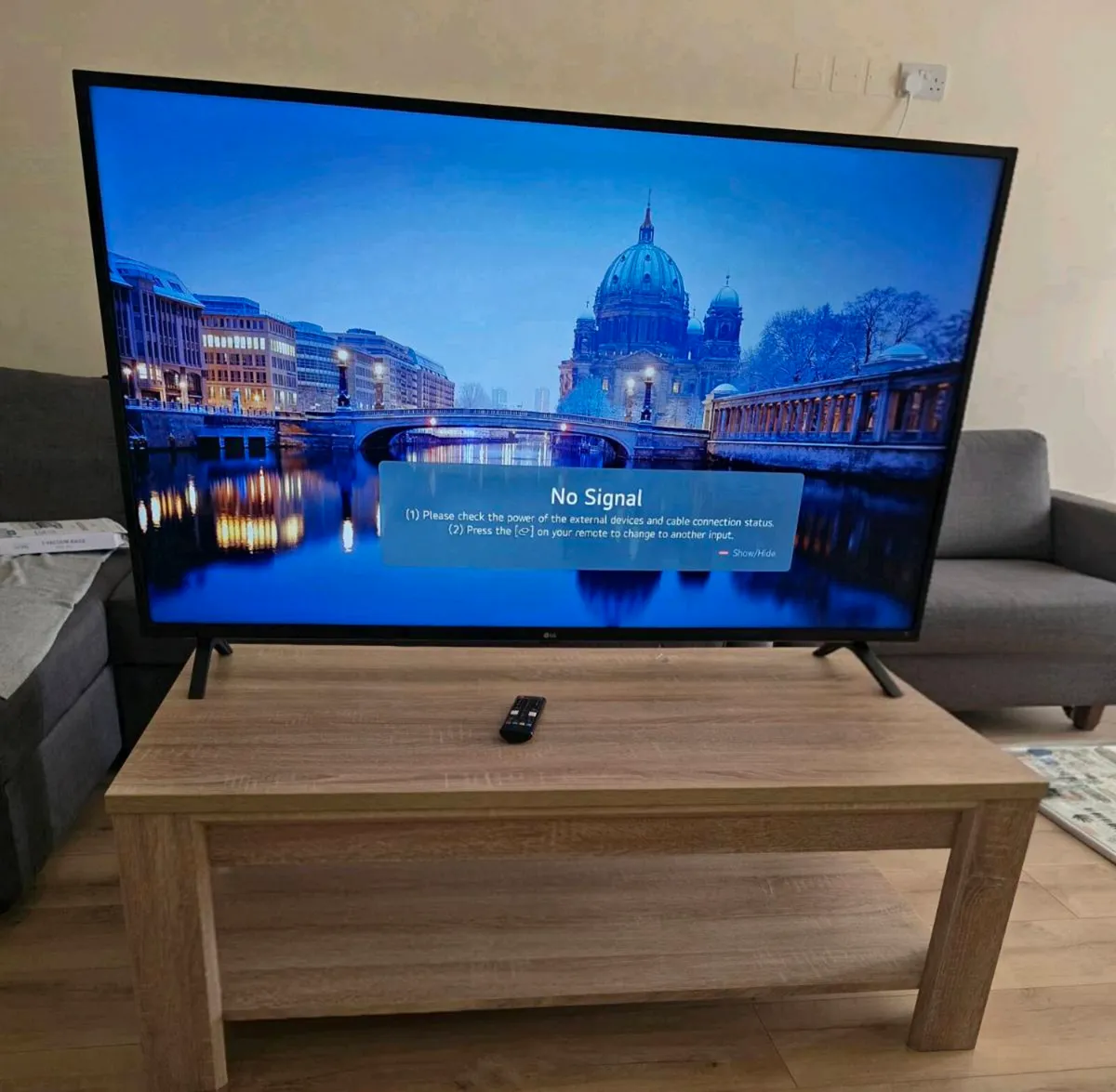 LG 4K UHD TV 55" - Image 2