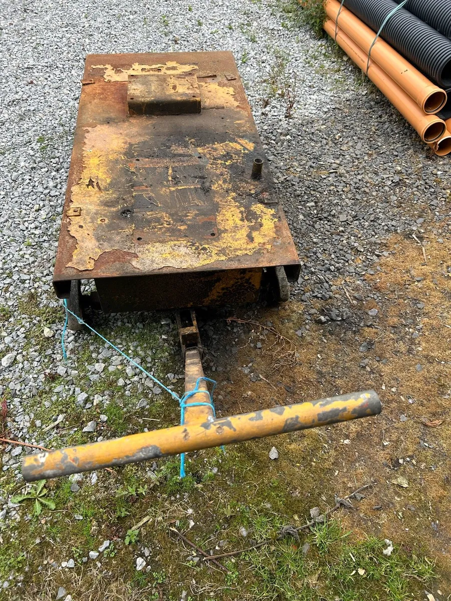 4 wheel cart - Image 1