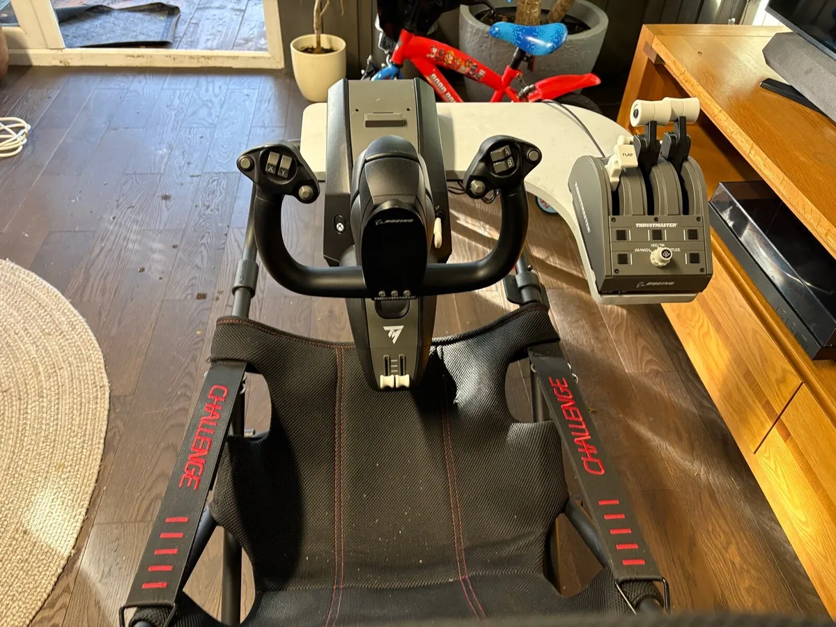 Flight simulator control set up - Image 2