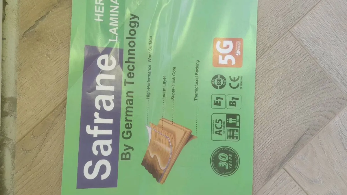 laminate floor - Image 2