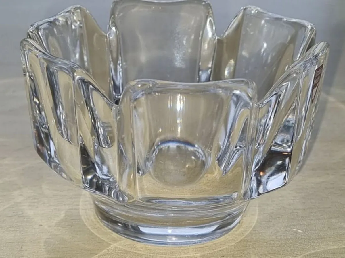 A crystal bowl designed by Lars Hellsten - Image 4