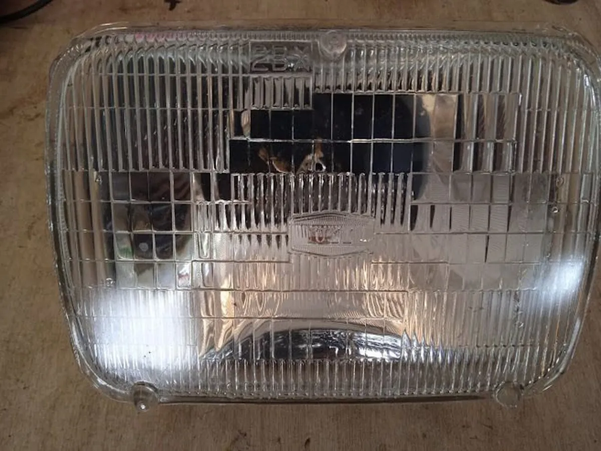 Nissan Vanette left sealed beam - Image 2