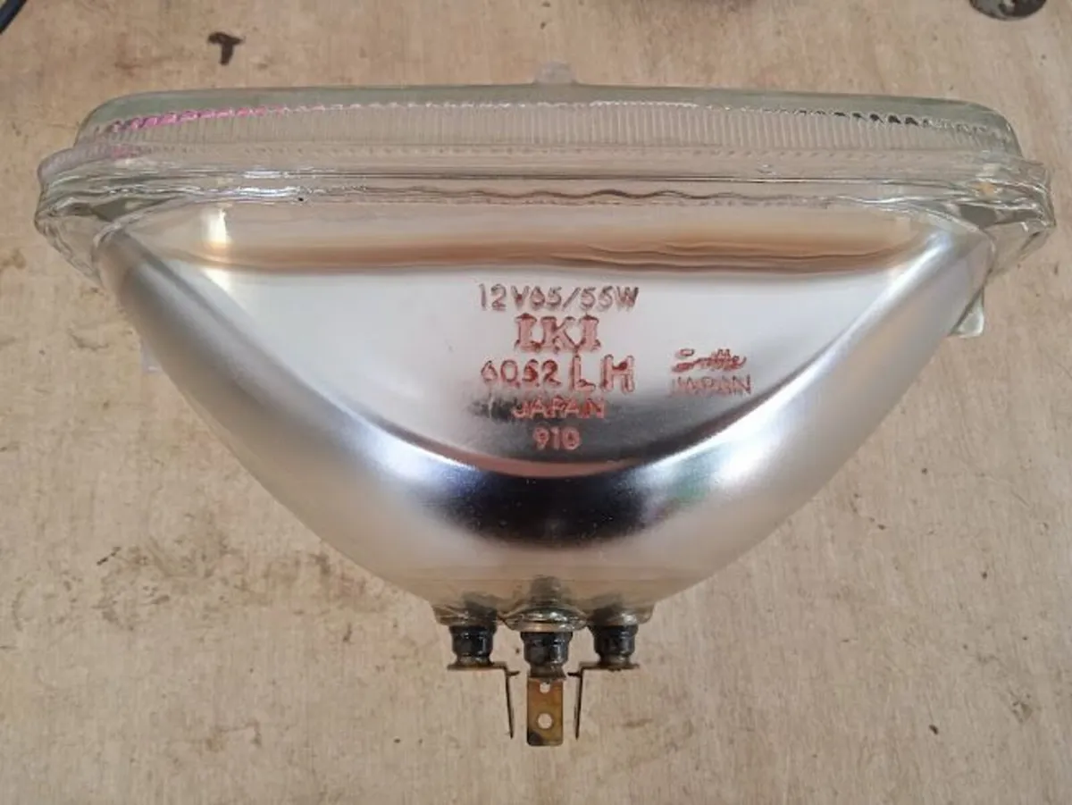 Nissan Vanette left sealed beam - Image 3