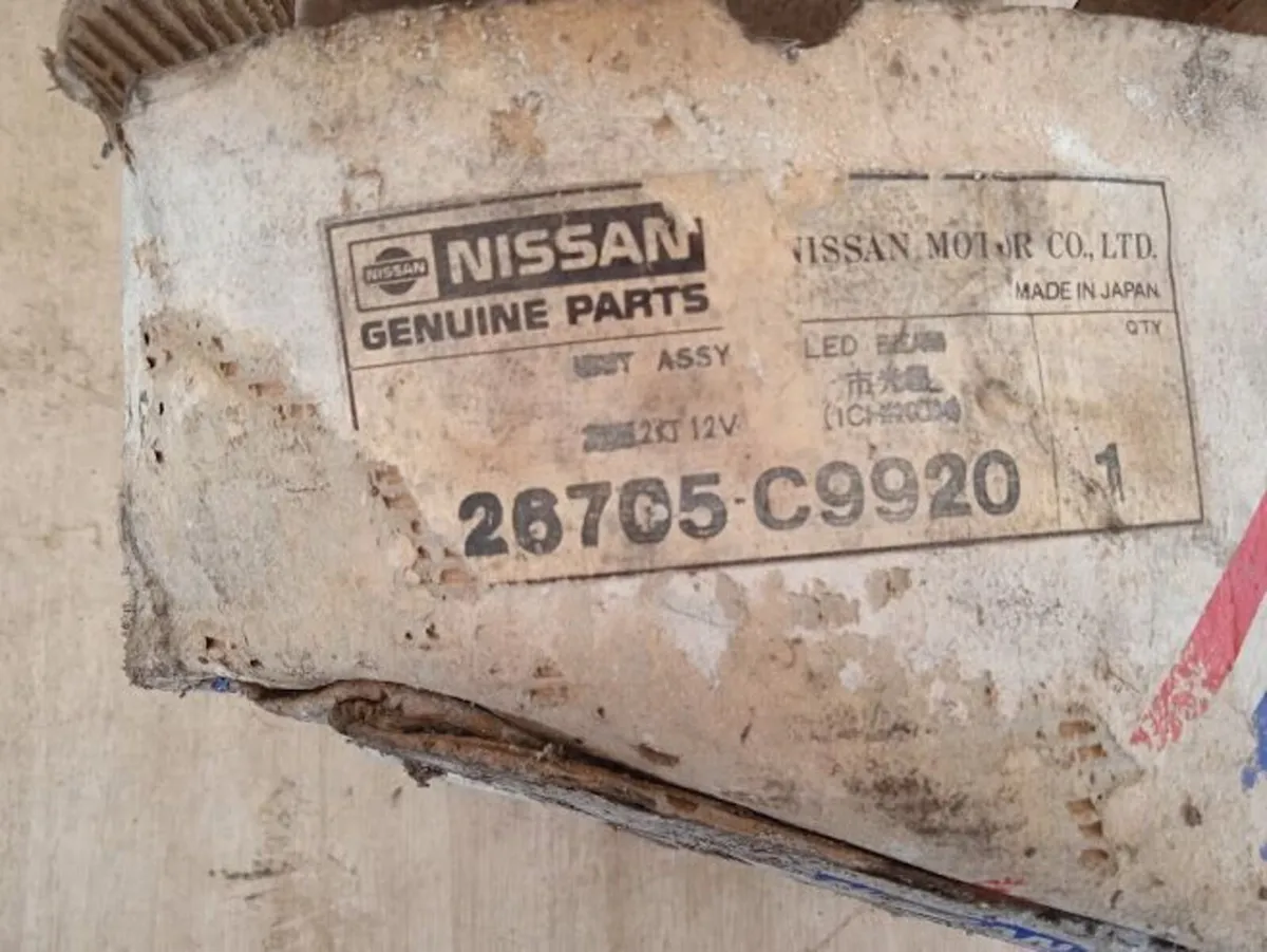 Nissan Vanette left sealed beam - Image 4