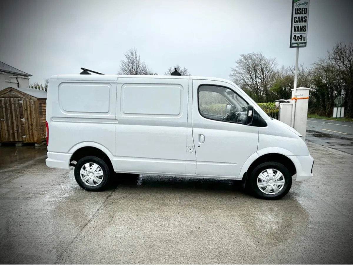 LDV V80 ONE OWNER FROM NEW E6 ENGINE  4DR SHORT WH - Image 2