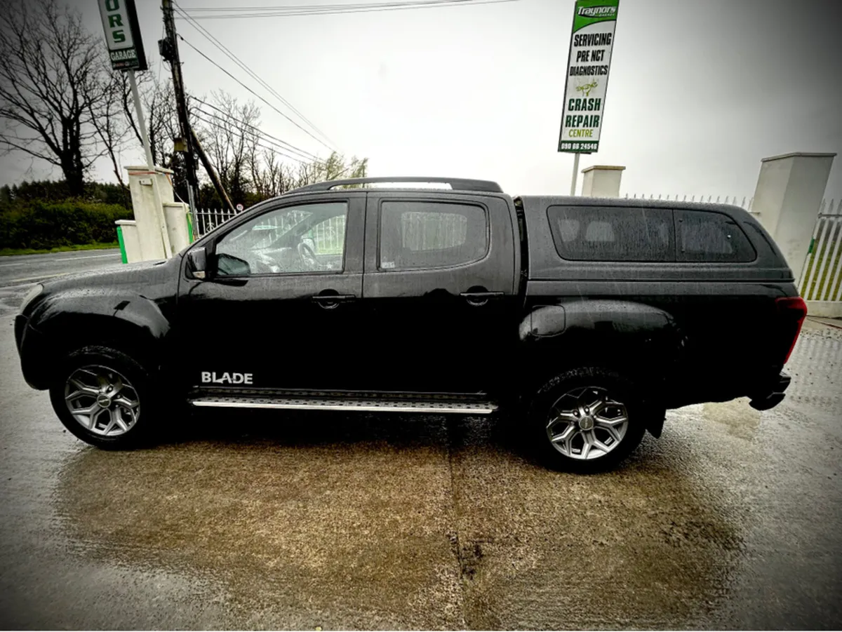 Isuzu D-Max 2.5 CC  BLADE  MODEL {UK SPEC}  4DR 5 - Image 3