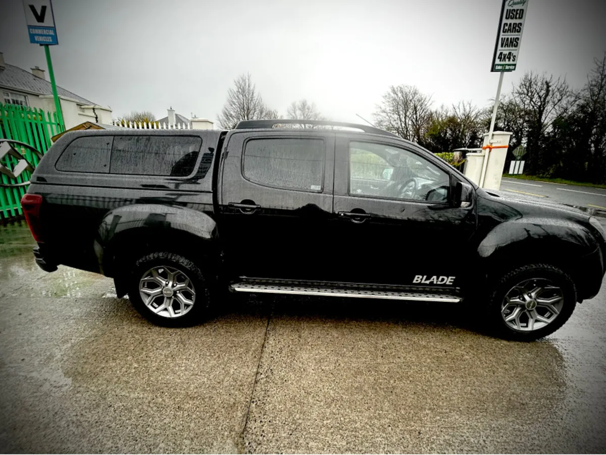 Isuzu D-Max 2.5 CC  BLADE  MODEL {UK SPEC}  4DR 5 - Image 4