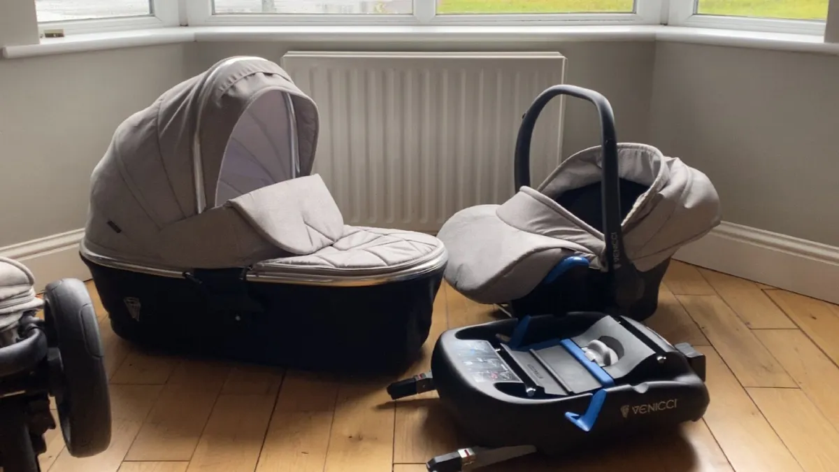 Venicci travel system - Image 1