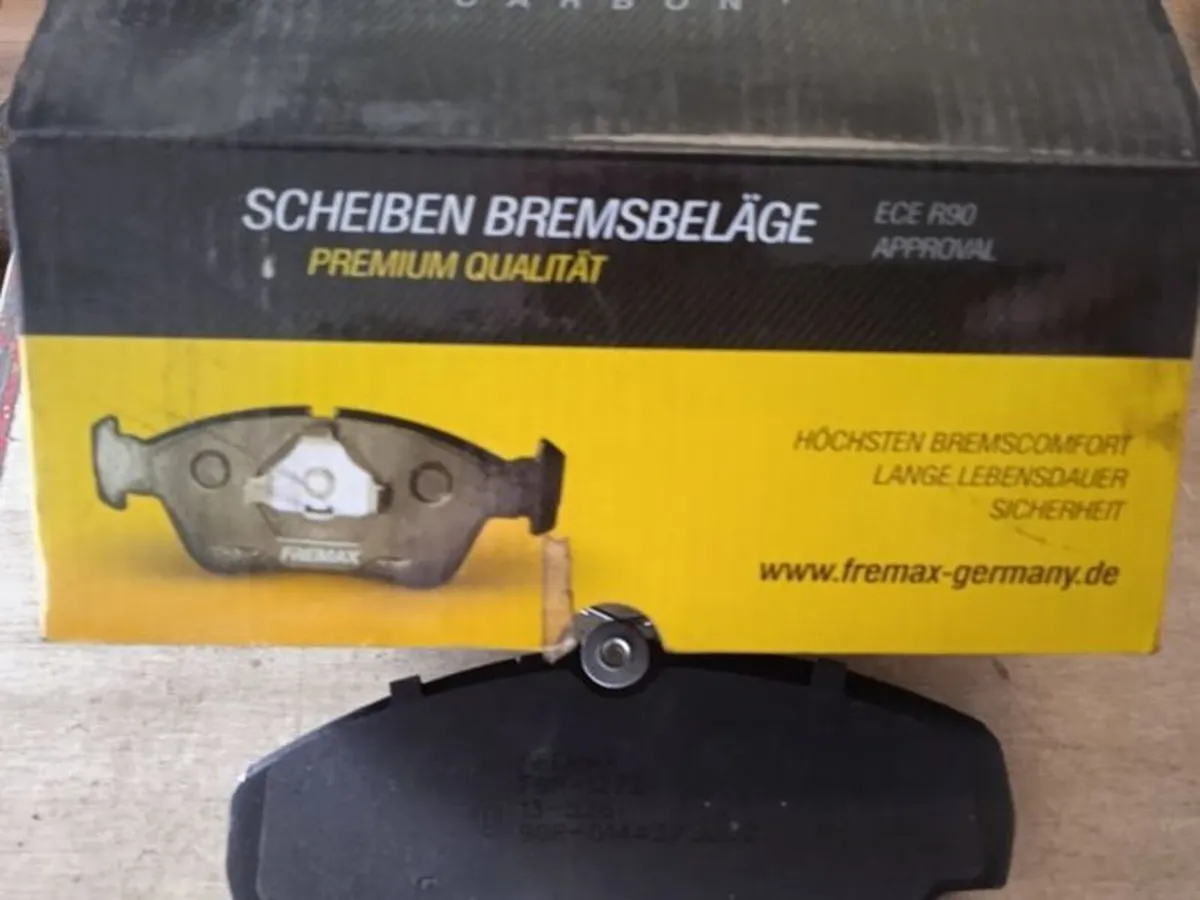 Lucas / Girling front brake pads - Image 1