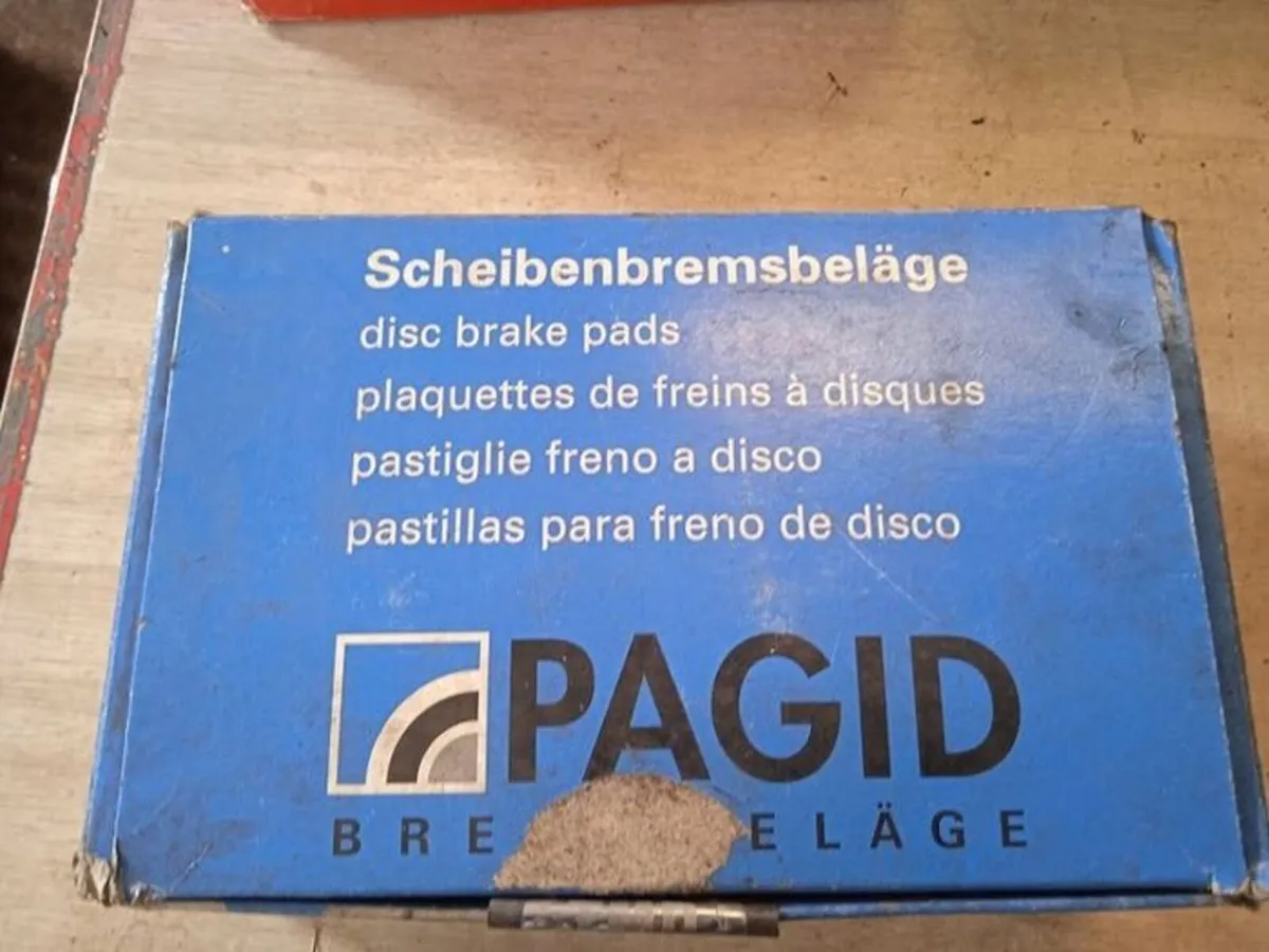 Avensis brake pads Front - Image 1