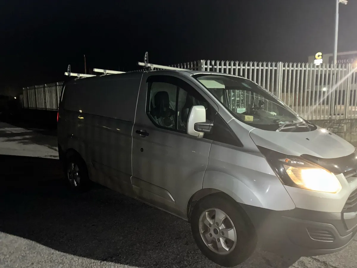 Ford coustom - Image 3