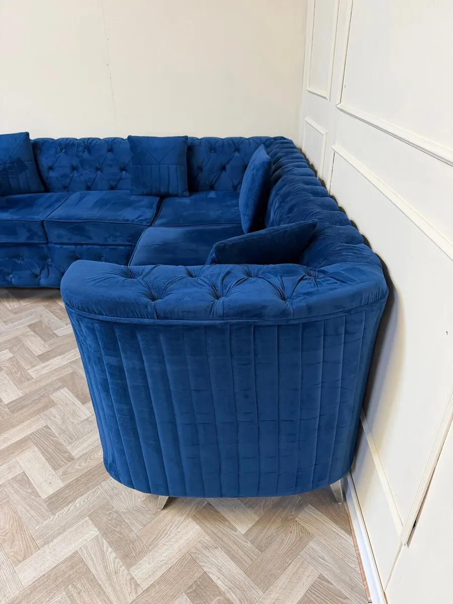 Corner tufted blue sofa chesterfield - Image 3