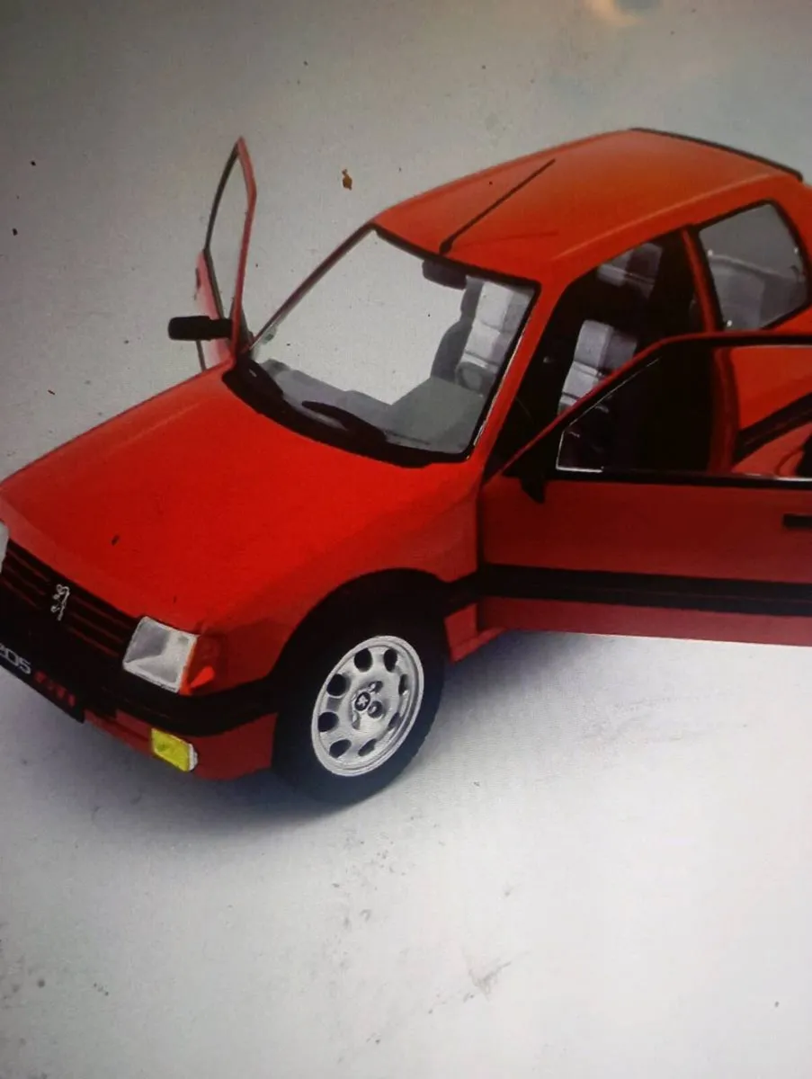 SOLIDO DIE - CAST 1-18 SCALE PEUGEOT 205 GTI 1.9. - Image 4