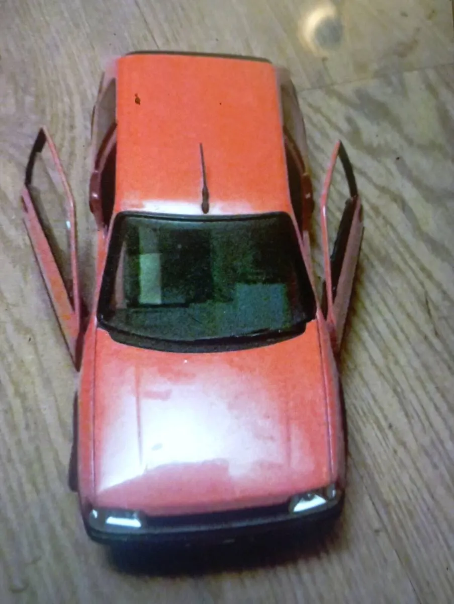 SOLIDO DIE - CAST 1-18 SCALE PEUGEOT 205 GTI 1.9. - Image 1