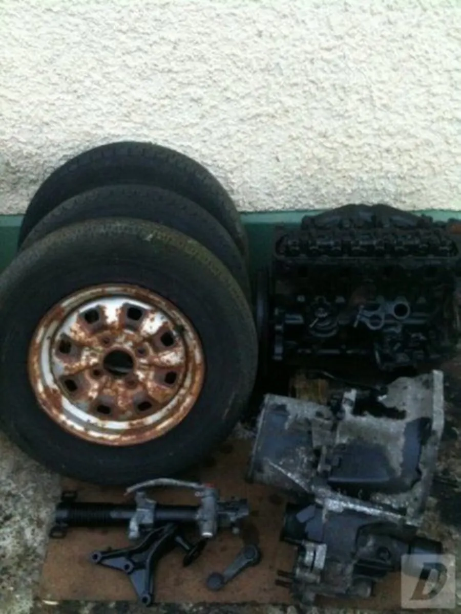 Ford Escort mk3 / Ford Fiesta mk1/mk2 Parts Lot - Image 1