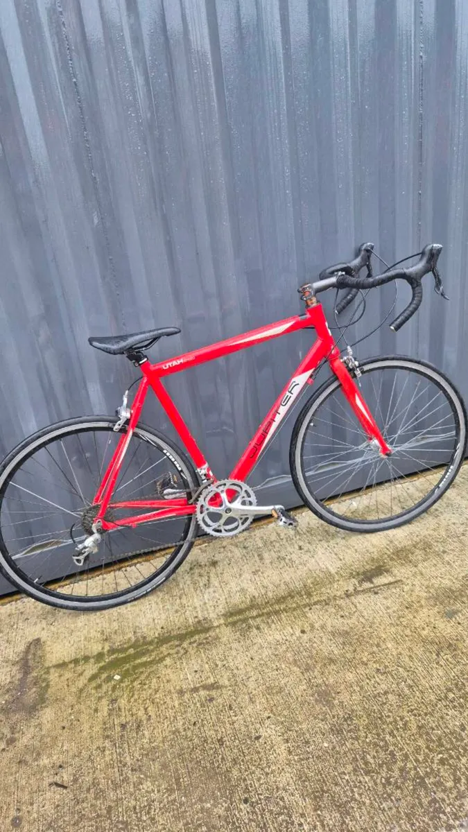 Road racing bike - Image 1