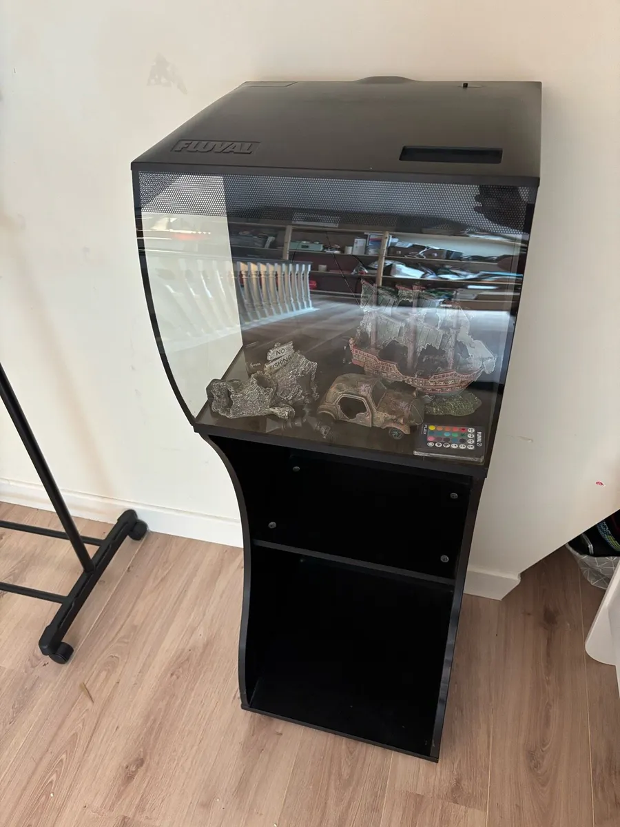 Fluval Flex 57L Aquarium with stand and ornaments - Image 1