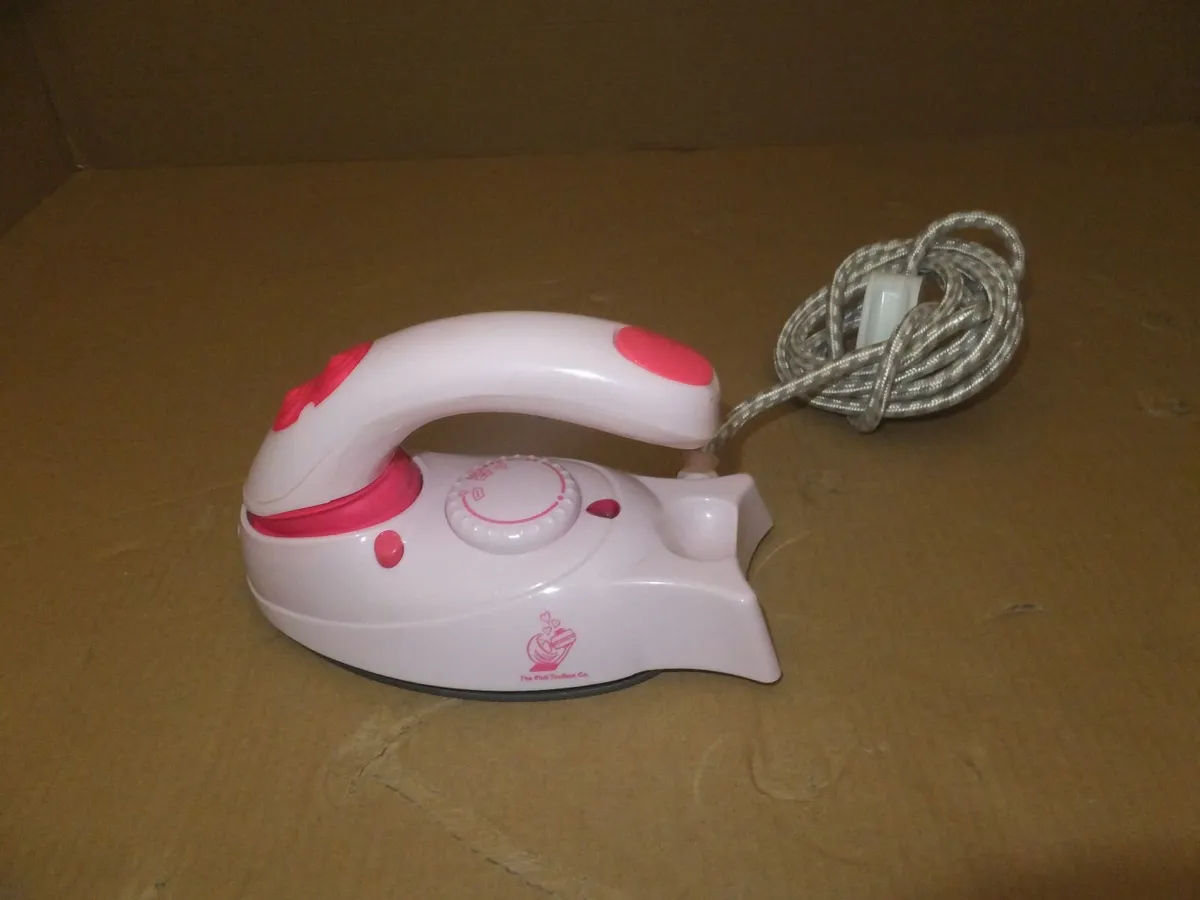 Travel Steam Iron - Image 1