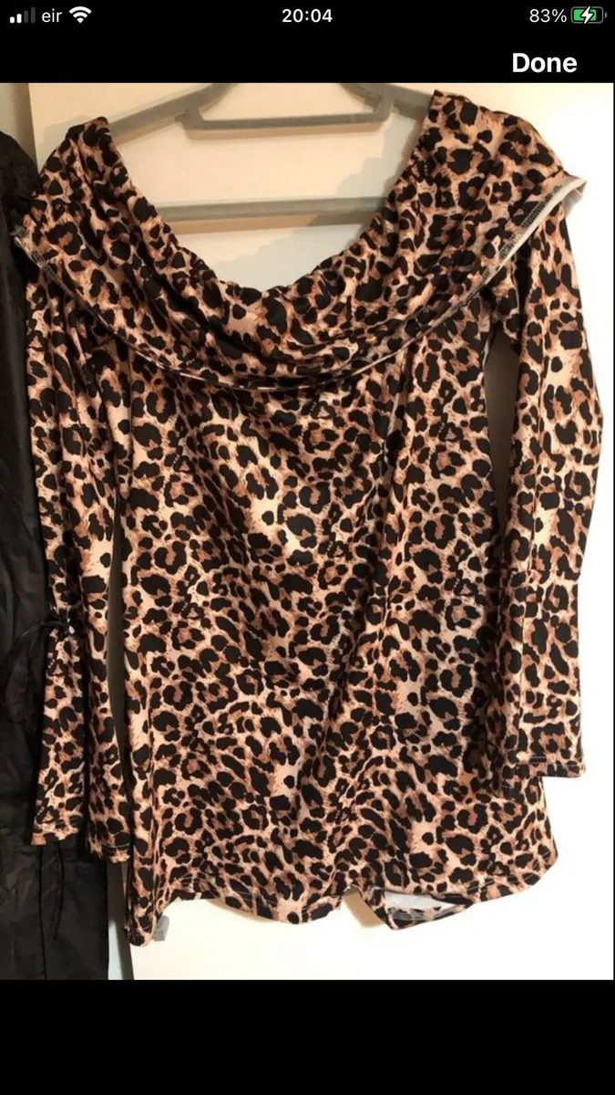 Ladies  shorts suit size XL €3 - Image 4