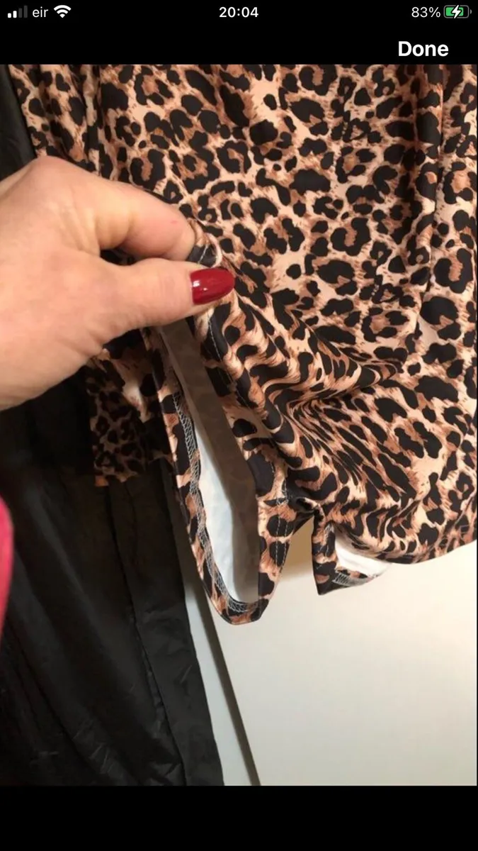 Ladies  shorts suit size XL €3 - Image 2