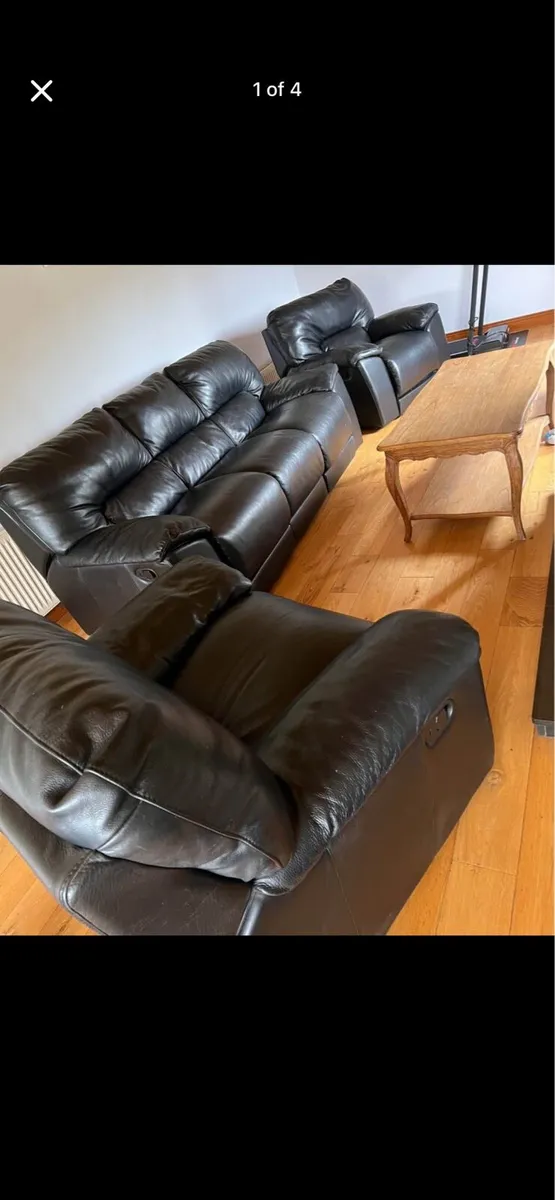 Black leather couch - Image 1