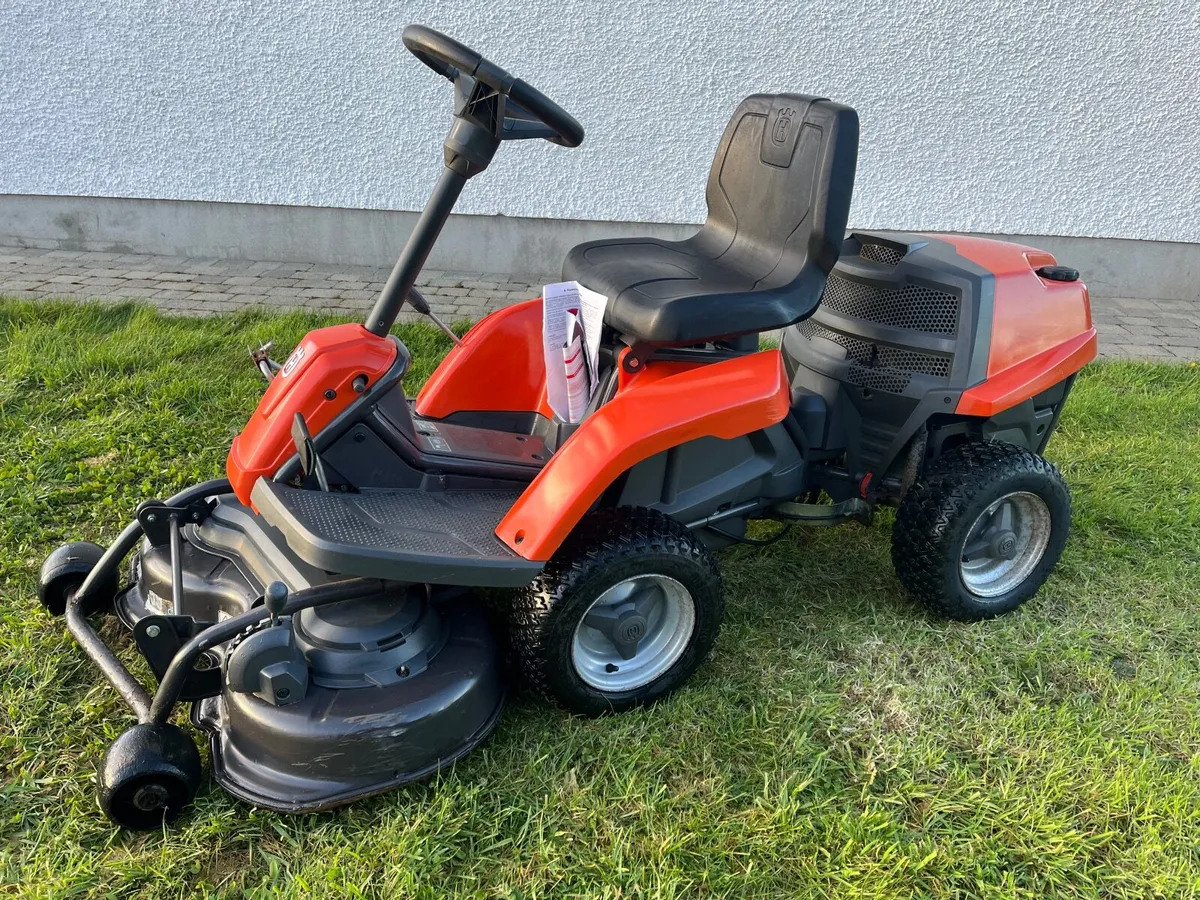 Husqvarna hydrostatic ride on lawnmower - Image 3