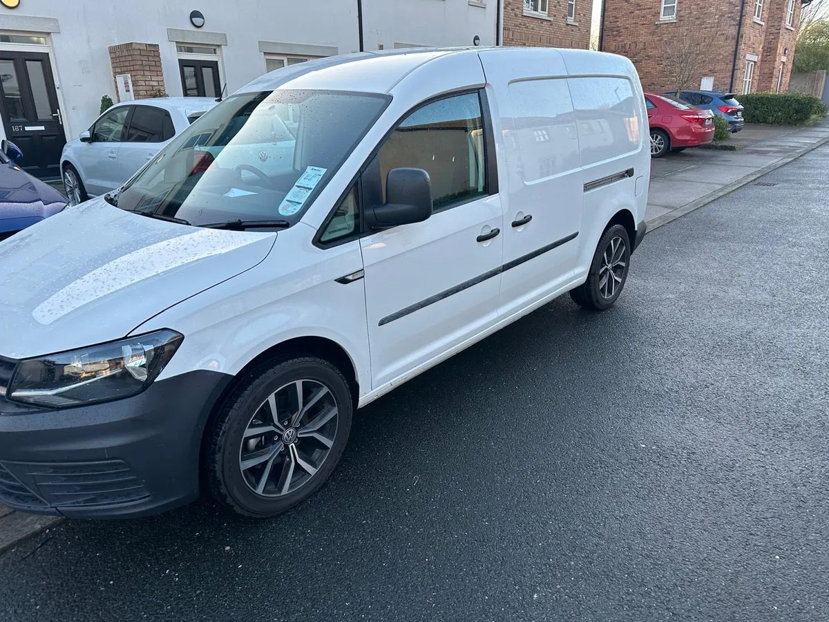 Volkswagen Caddy Maxi Commercial Van - Image 3