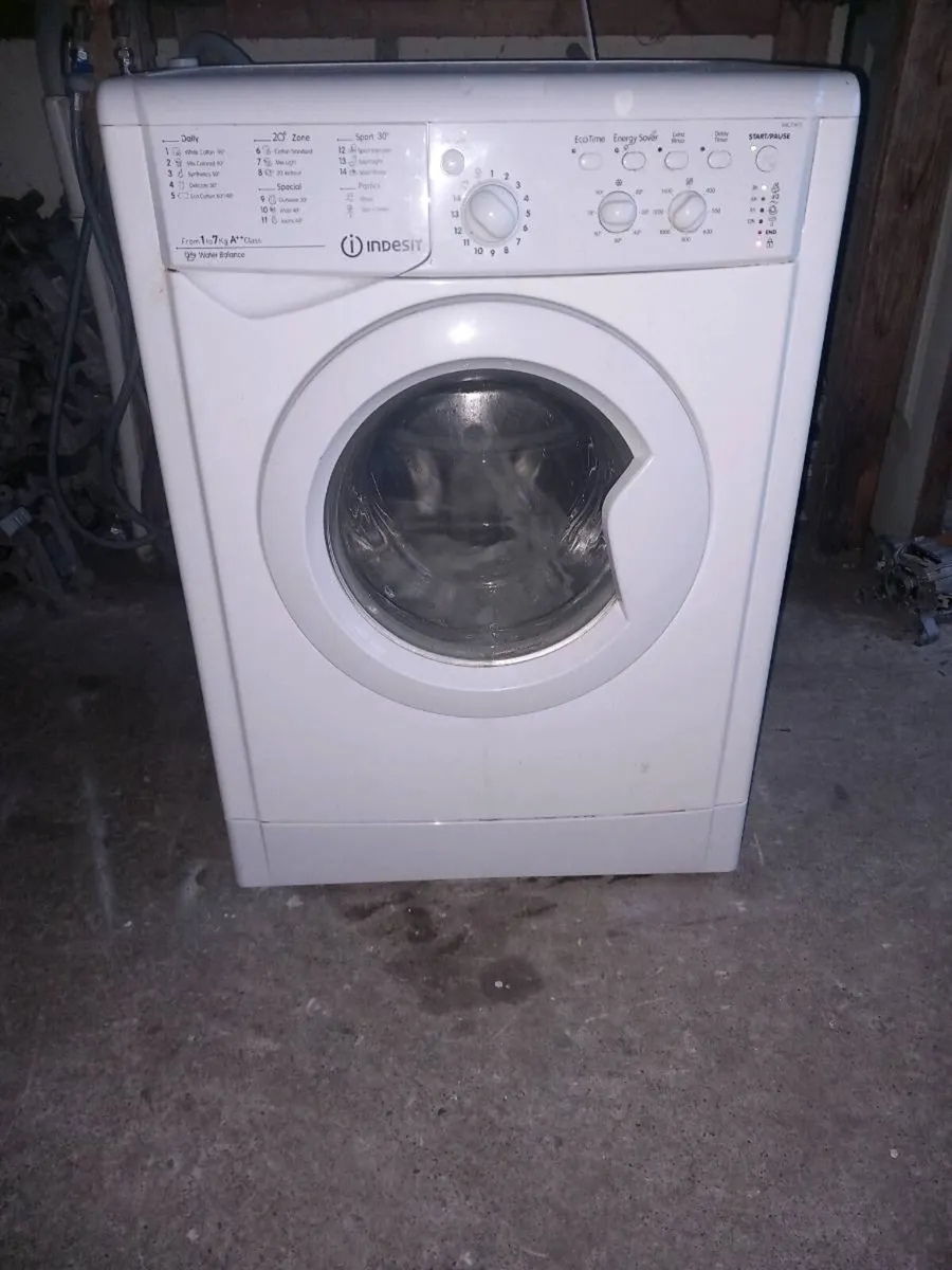Indesit 8kg washing machine - Image 1