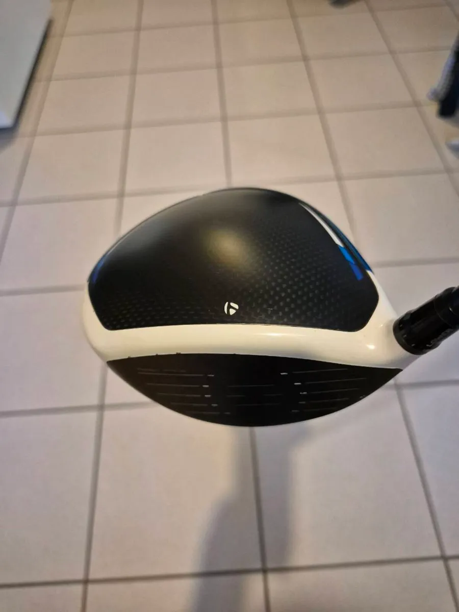 Taylormade Sim2 Max Driver - Image 1