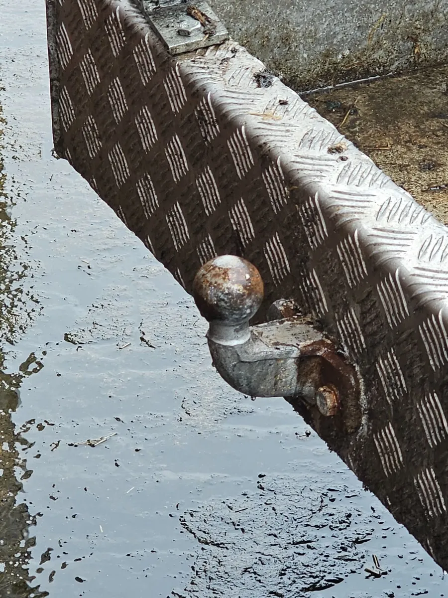 MF ride on tractor - - Image 2