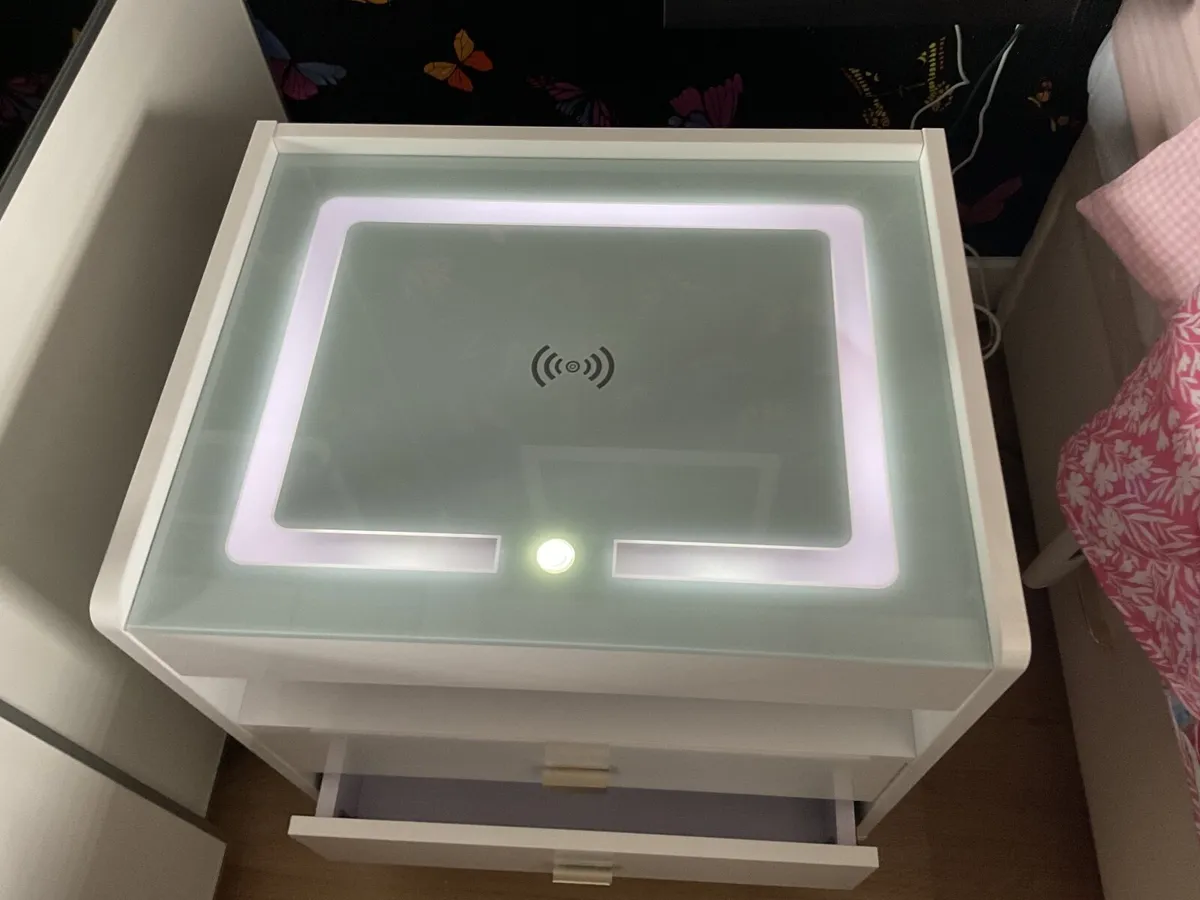 Bedside table - Image 4