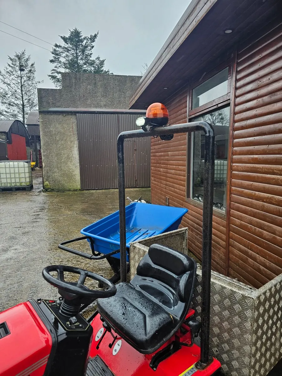 MF ride on tractor - - Image 4