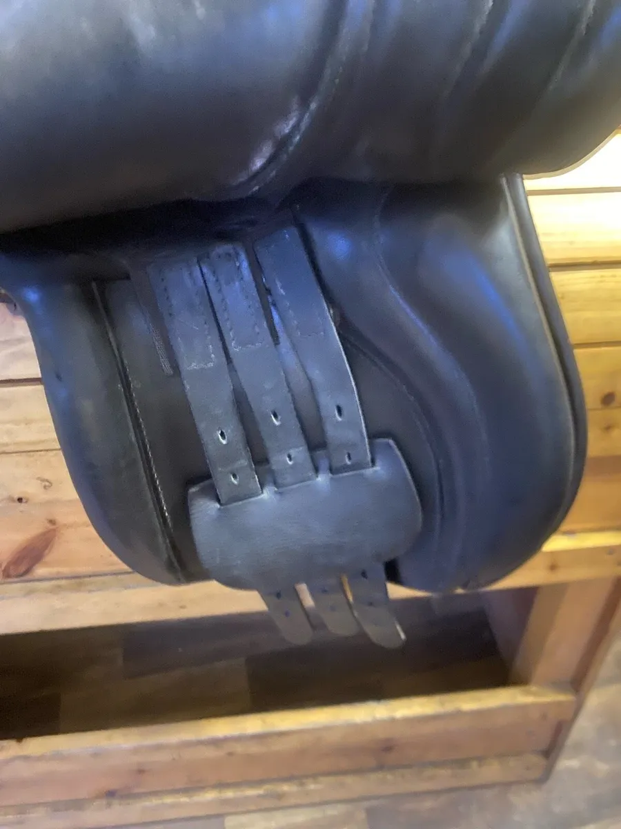 Black Leather saddle 17” wide - Image 3