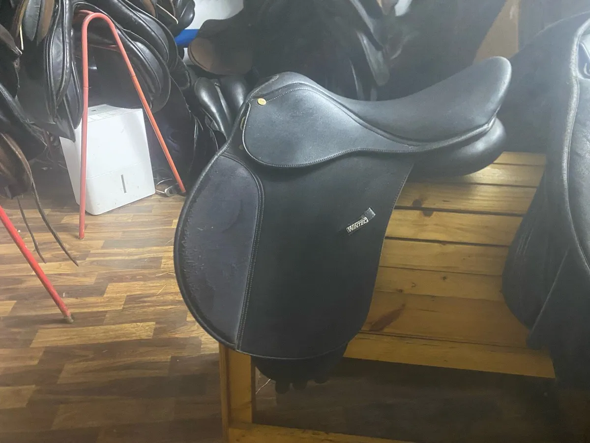 15” Wintec pony saddle adjustable - Image 1