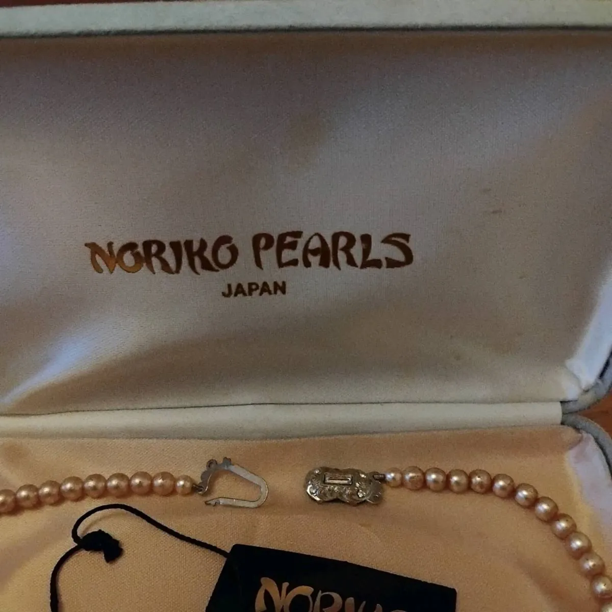 Pearl necklace - Image 1