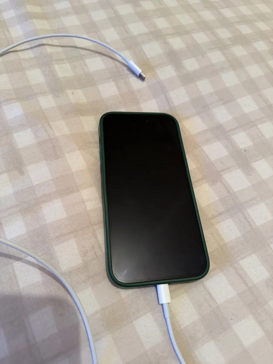 iPhone 14 Pro Max - Image 4