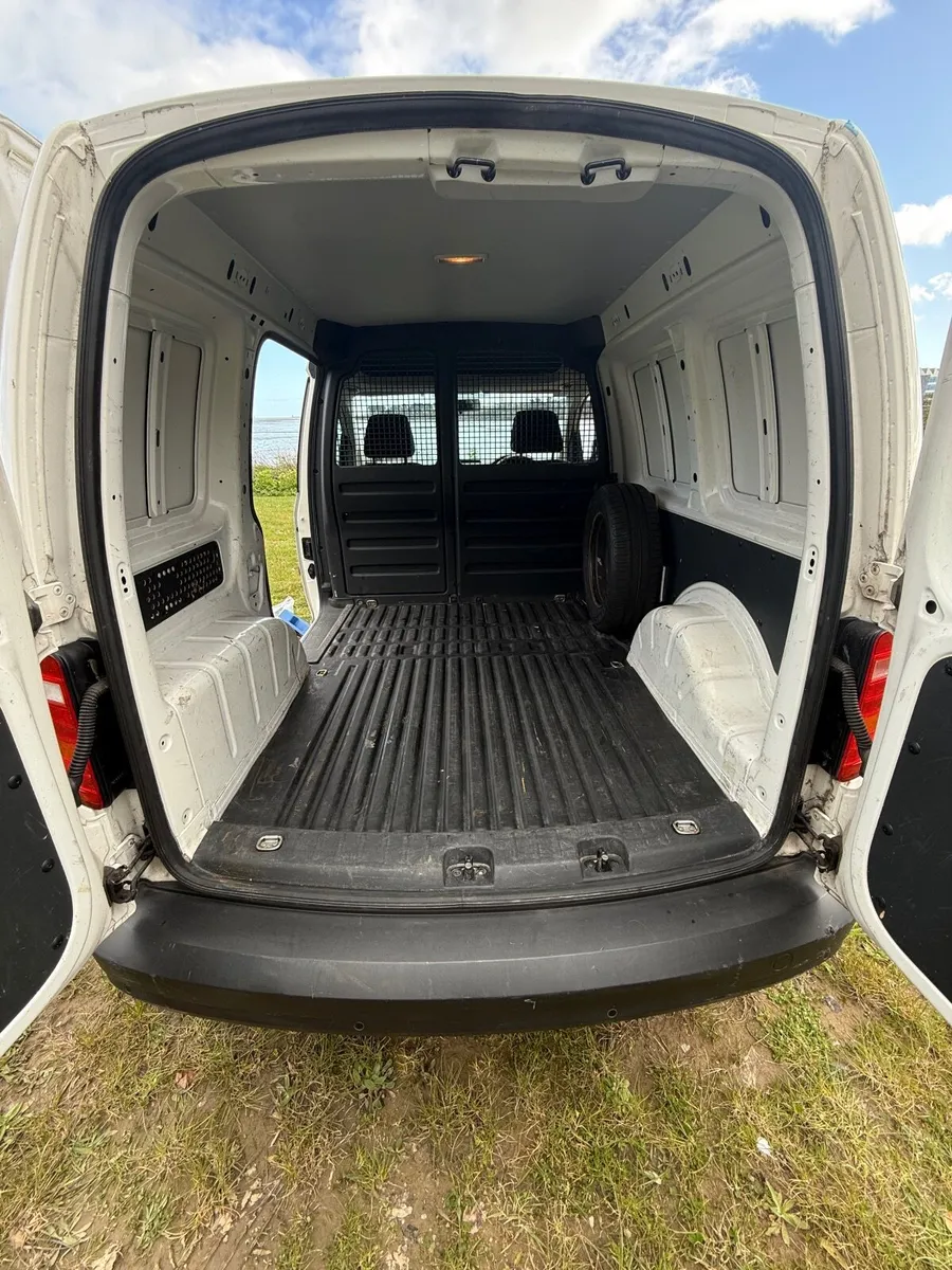 2016 Volkswagen Caddy 149,614 km. Recon Gearbox - Image 4