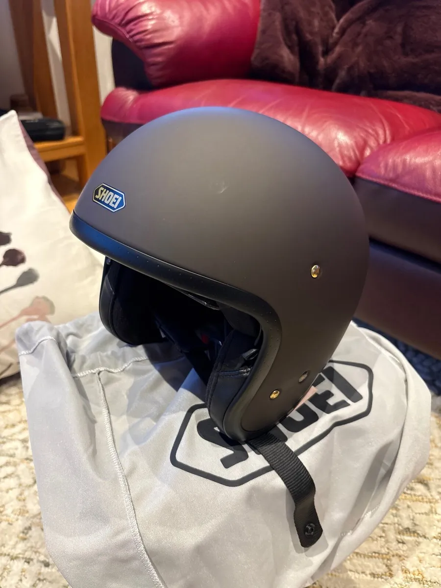 Shoei motorcycle helmet - Image 3