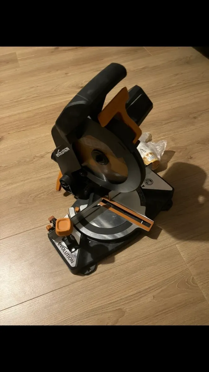 Mitre saw brand new - Image 2