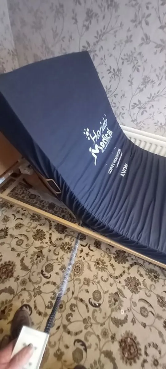 Hospital patient electric bed - Image 4