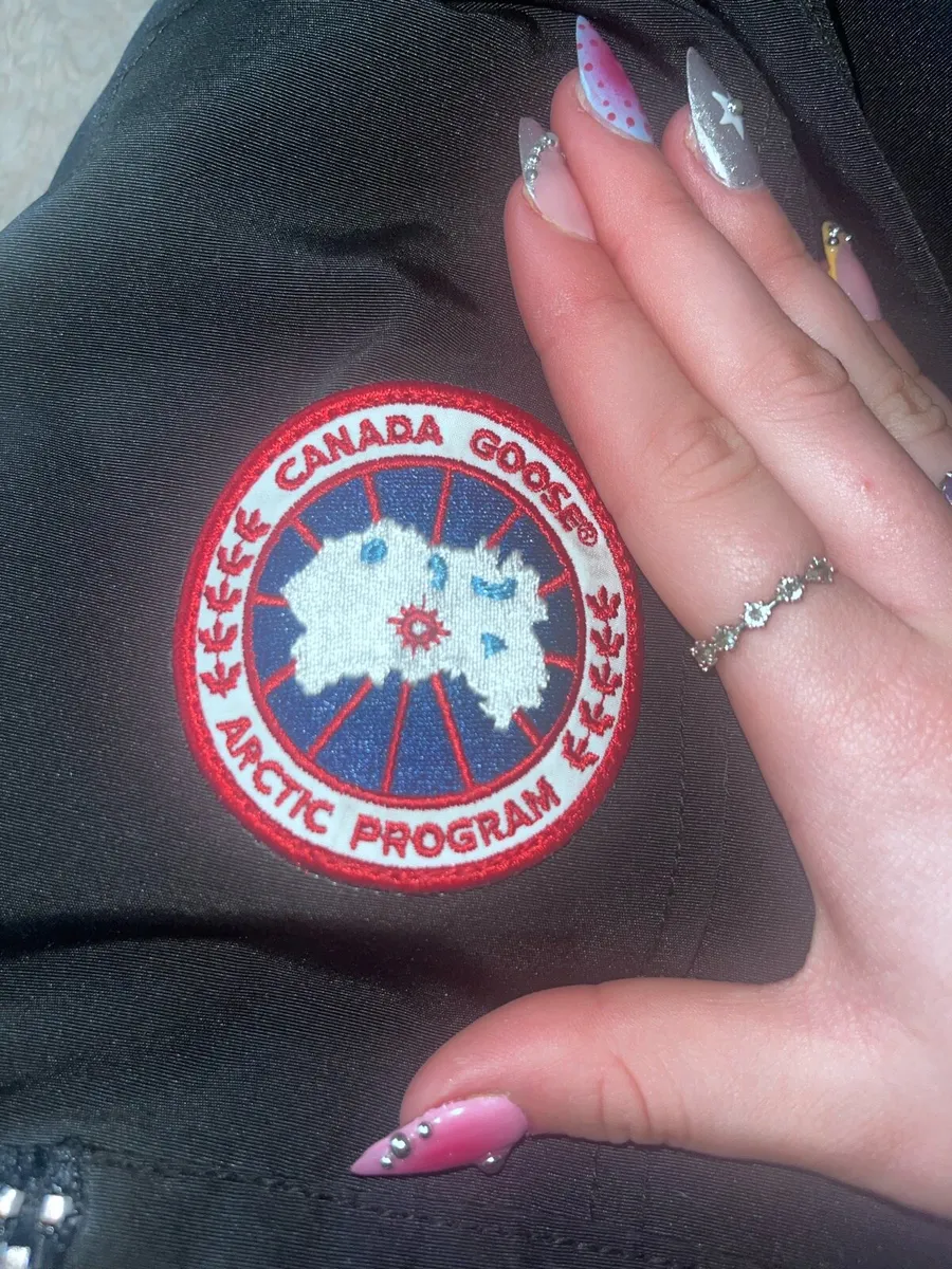 Canada Goose women’s jacket (copy) - Image 3
